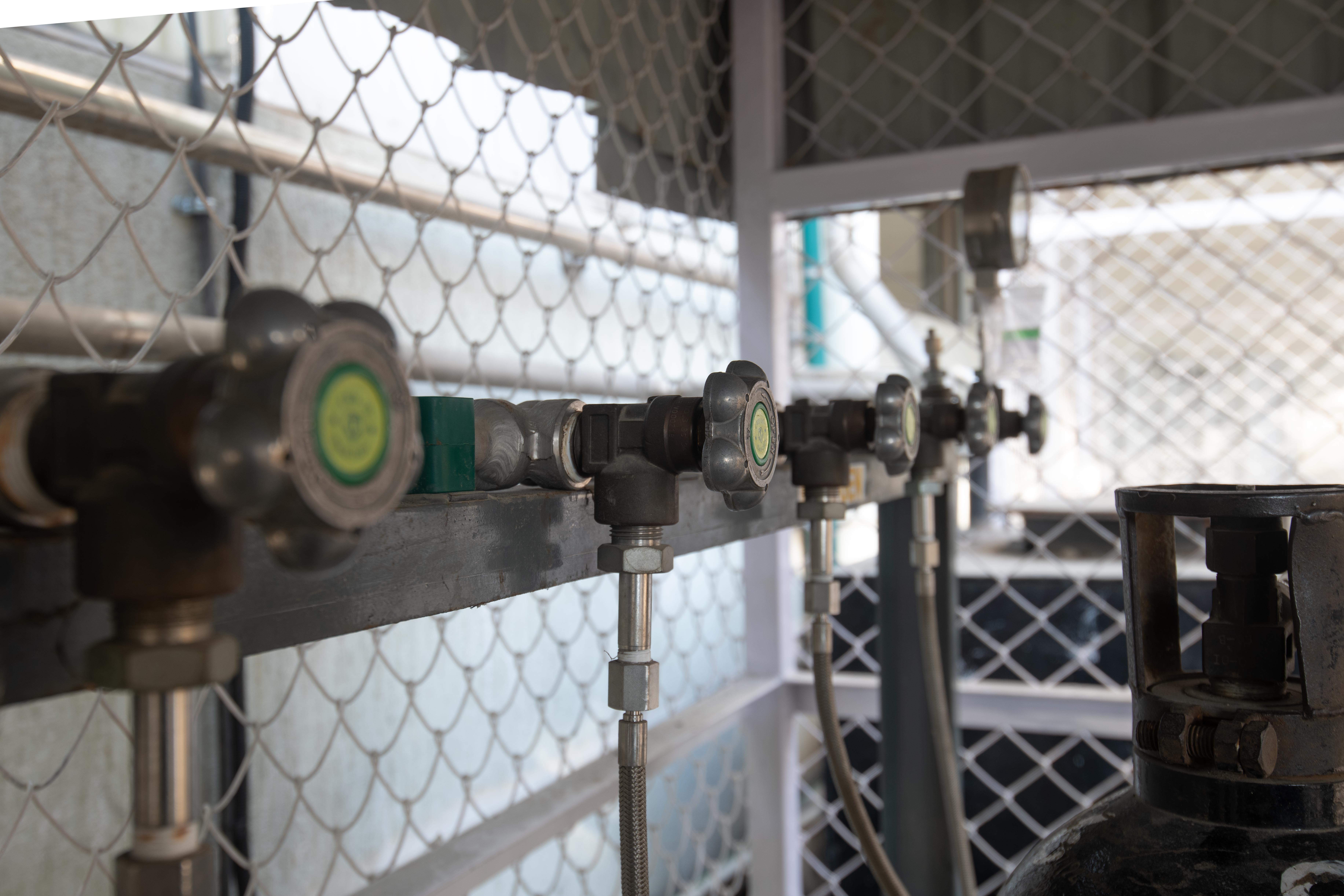 Stainless Steel Hoses & Tubes – The Backbone of Lab Gas Safety